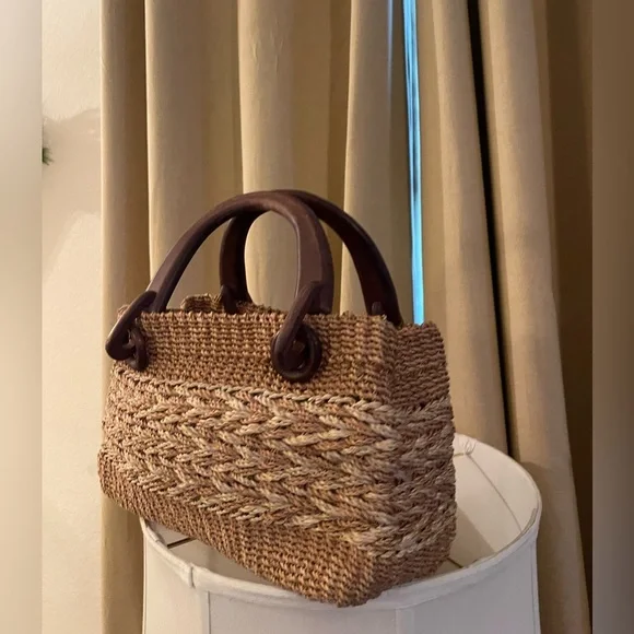 Vintage Woven Straw Handbag Wood Handle Coastal Beach Summer Tote - Picture 7 of 16